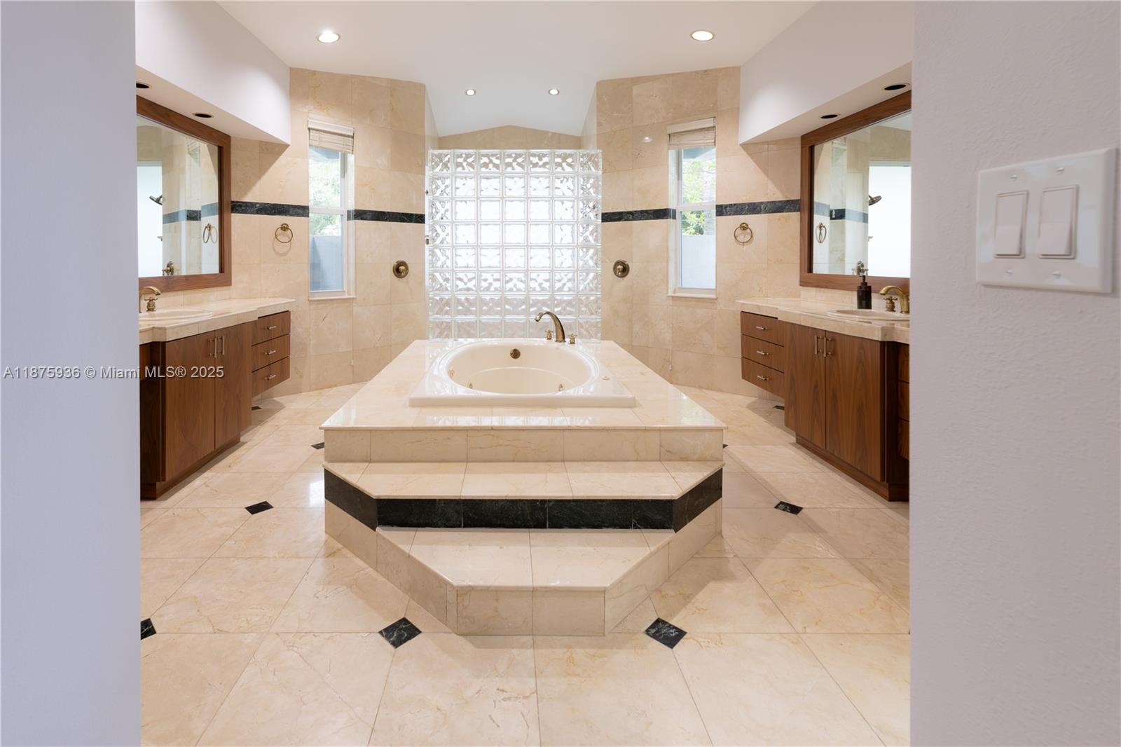 OLD CUTLER PALMS - Residential