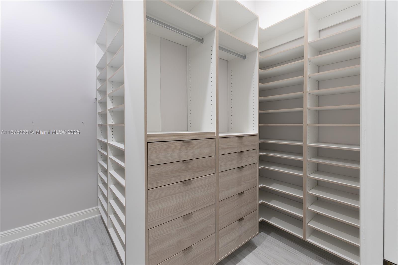 OLD CUTLER PALMS - Residential