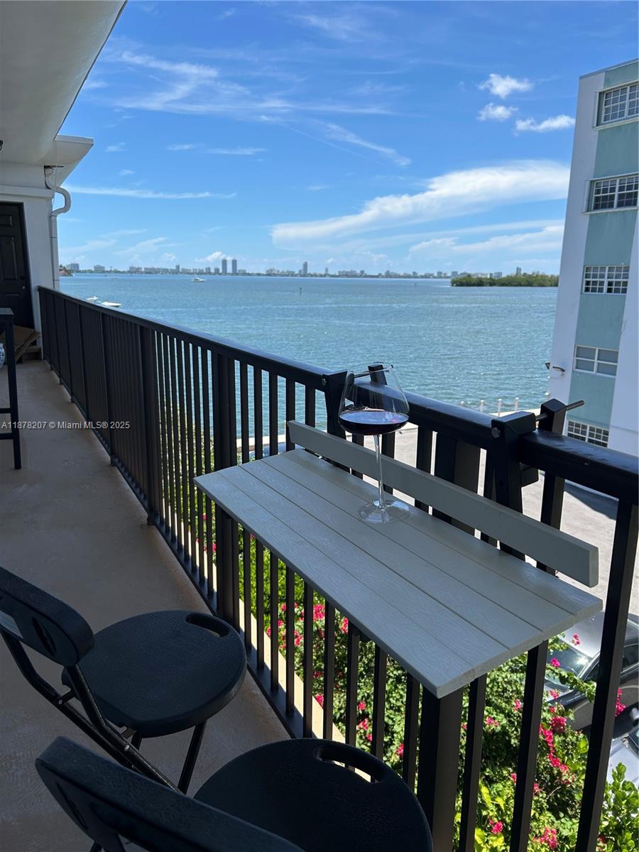 7845 NE Bayshore Ct 20