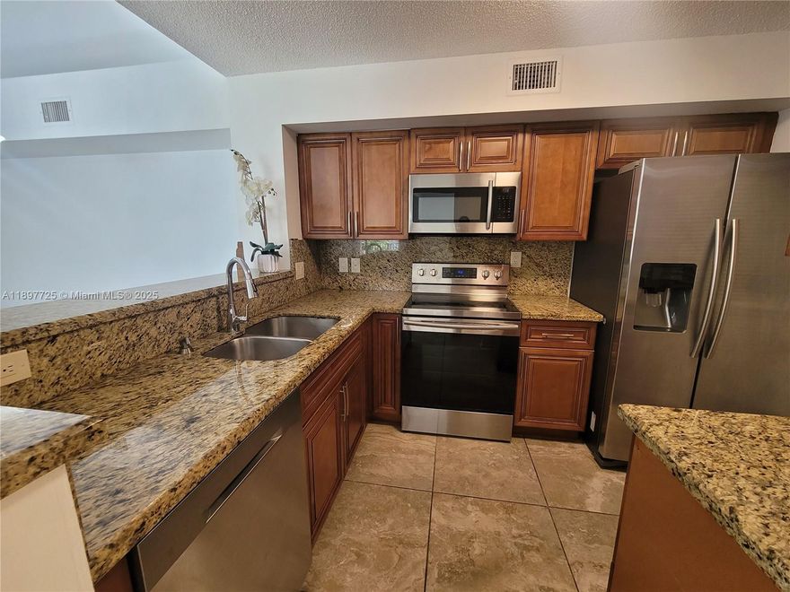 NO RENTAL RESTRICTIONS – RENT IMMEDIATELY!
Rarely available 3-bedroom, 2-bathroom condo with serene lake views, located right in front of the tennis and pickleball courts in a resort-style community.
Step inside to find beautiful tile flooring throughout, ceiling fans, & a spacious kitchen with wood cabinetry & granite countertops. A convenient laundry closet includes a full-size washer & dryer. The smart split-bedroom floor plan ensures privacy and comfort, making it perfect as a primary residence or an excellent income-producing investment property.
The building is ideally located near the main entrance for easy access, and just minutes away from public transportation, schools, shopping, and major highways.
Enjoy the Florida lifestyle with great amenities and unbeatable​​‌​​​​‌​‌​​​‌‌​​​‌‌‌​​‌​​‌‌​​​​ convenience!