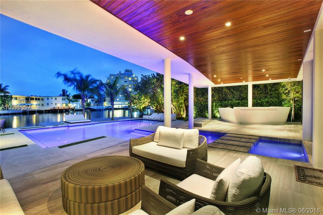 SURPRISE POINT - Residential