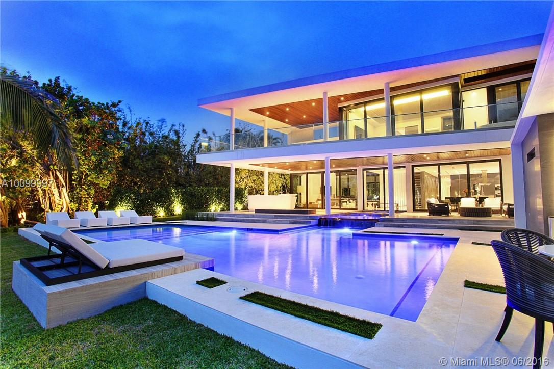 SURPRISE POINT - Residential