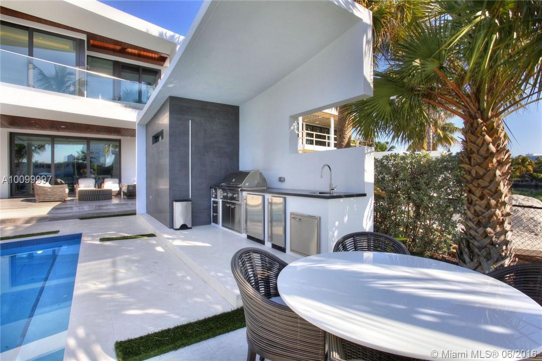 SURPRISE POINT - Residential