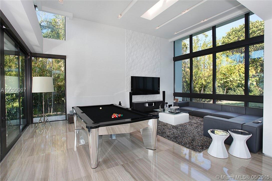 SURPRISE POINT - Residential