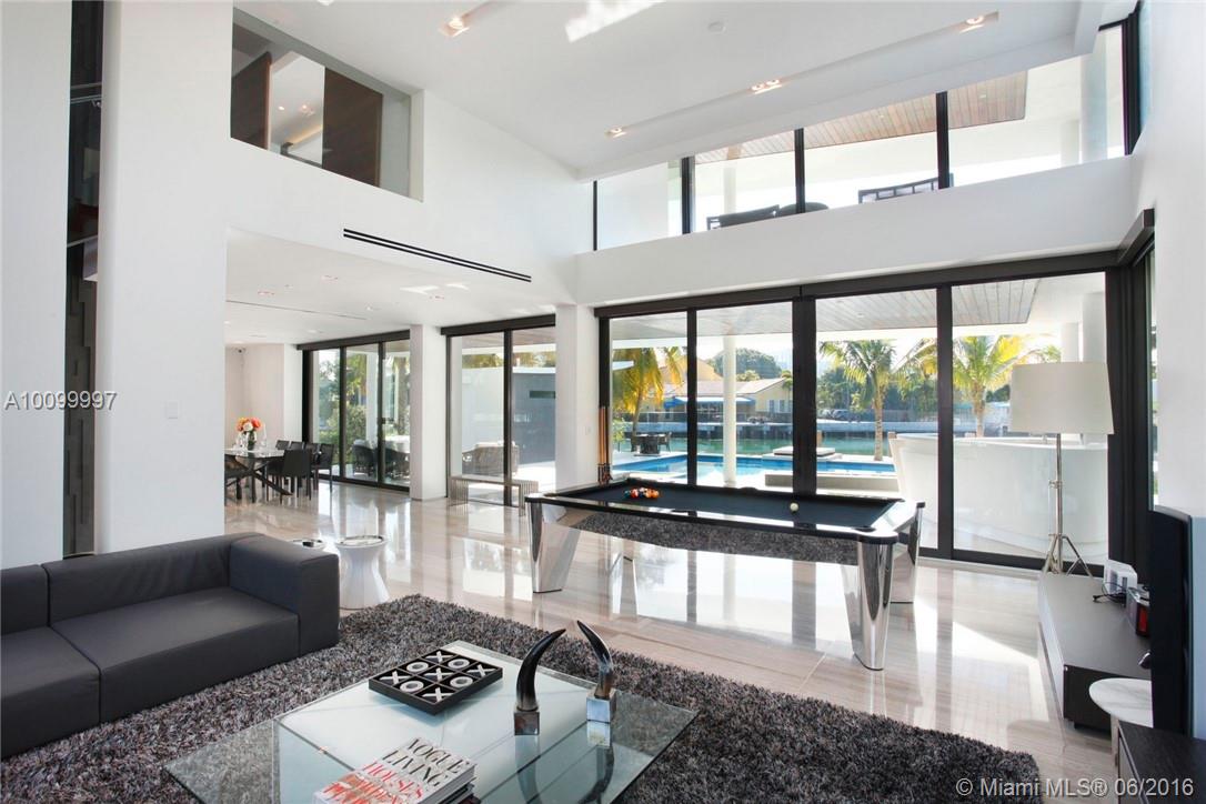 SURPRISE POINT - Residential