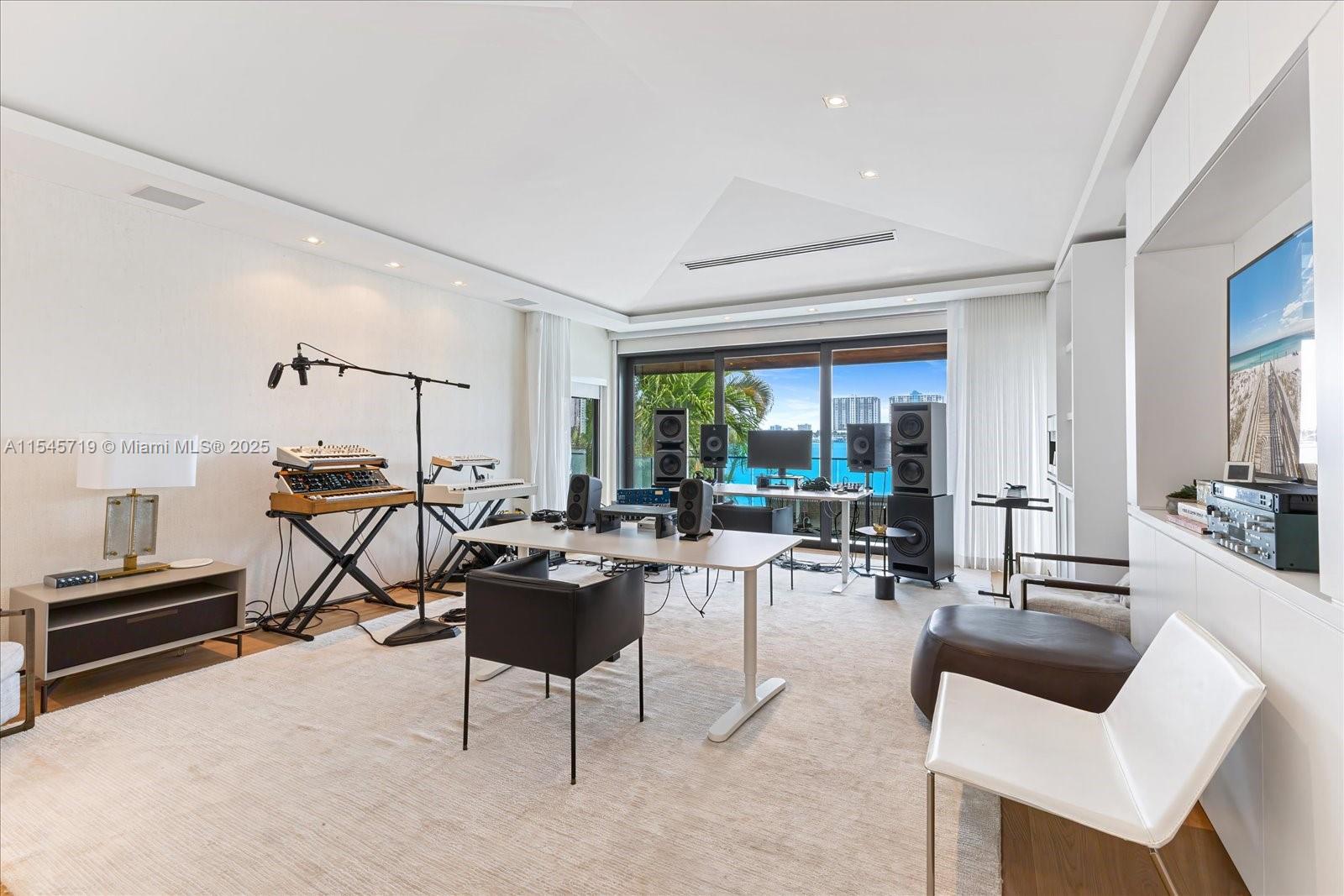 RIVO ALTO AMD - Residential Lease