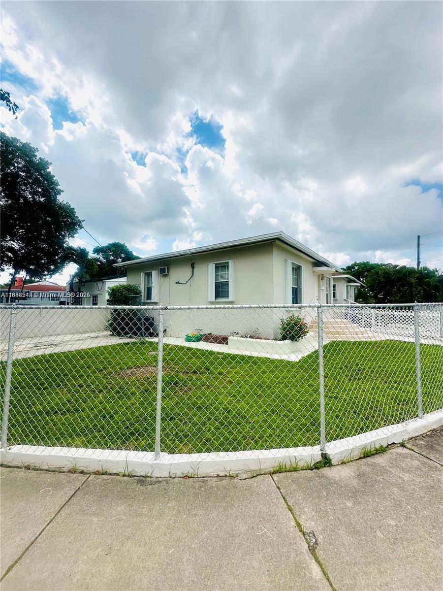 CAROLINA HEIGHTS 2ND SEC - Residential Income