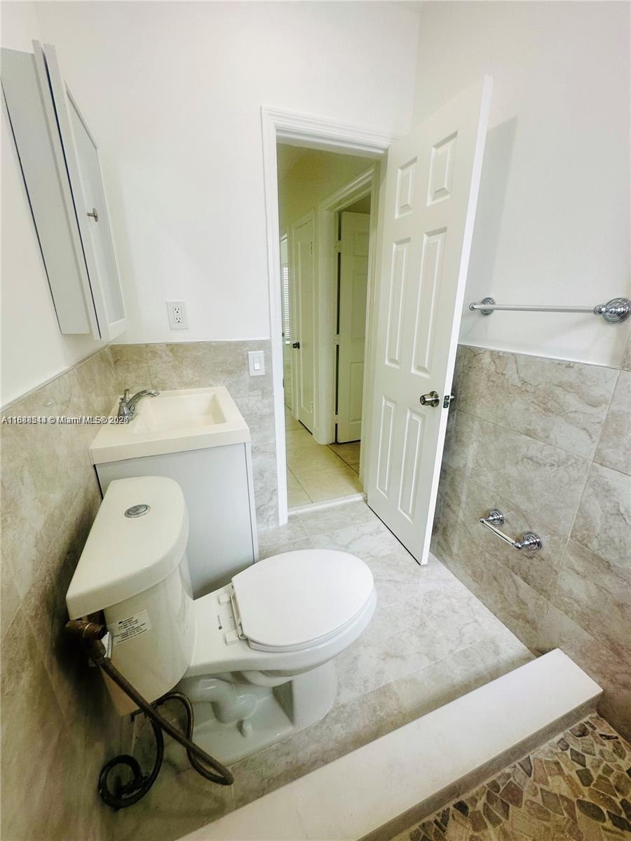 CAROLINA HEIGHTS 2ND SEC - Residential Income