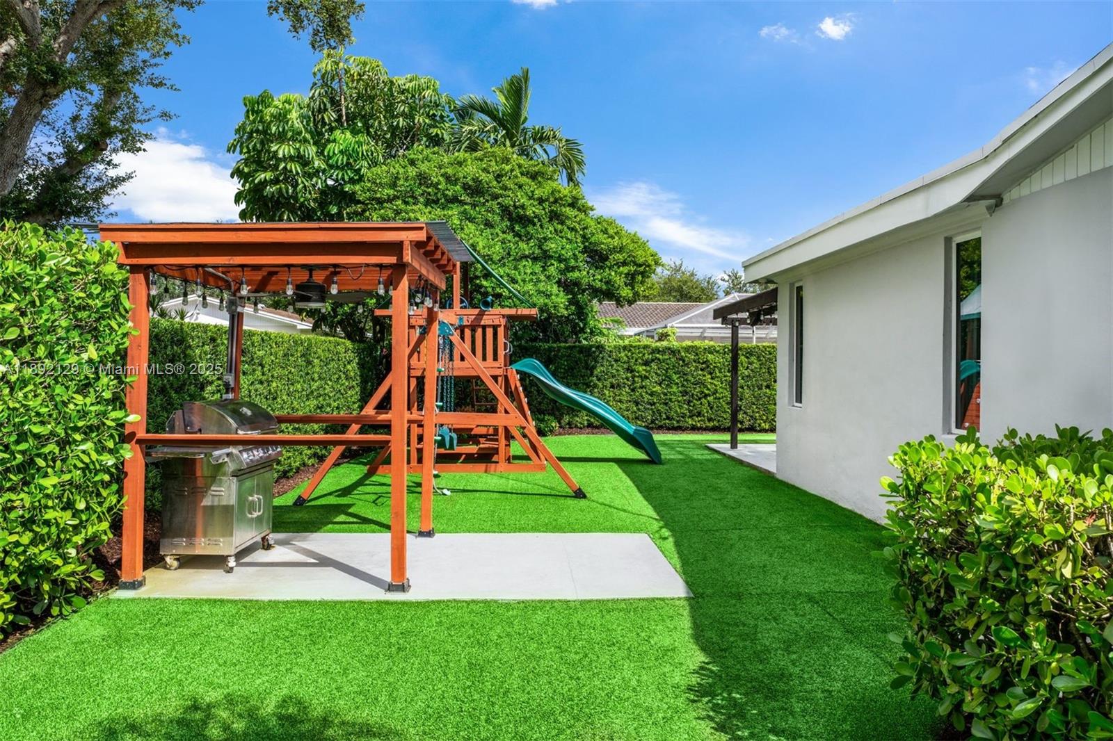 CYPRESS COVE ESTS SEC 2 - Residential