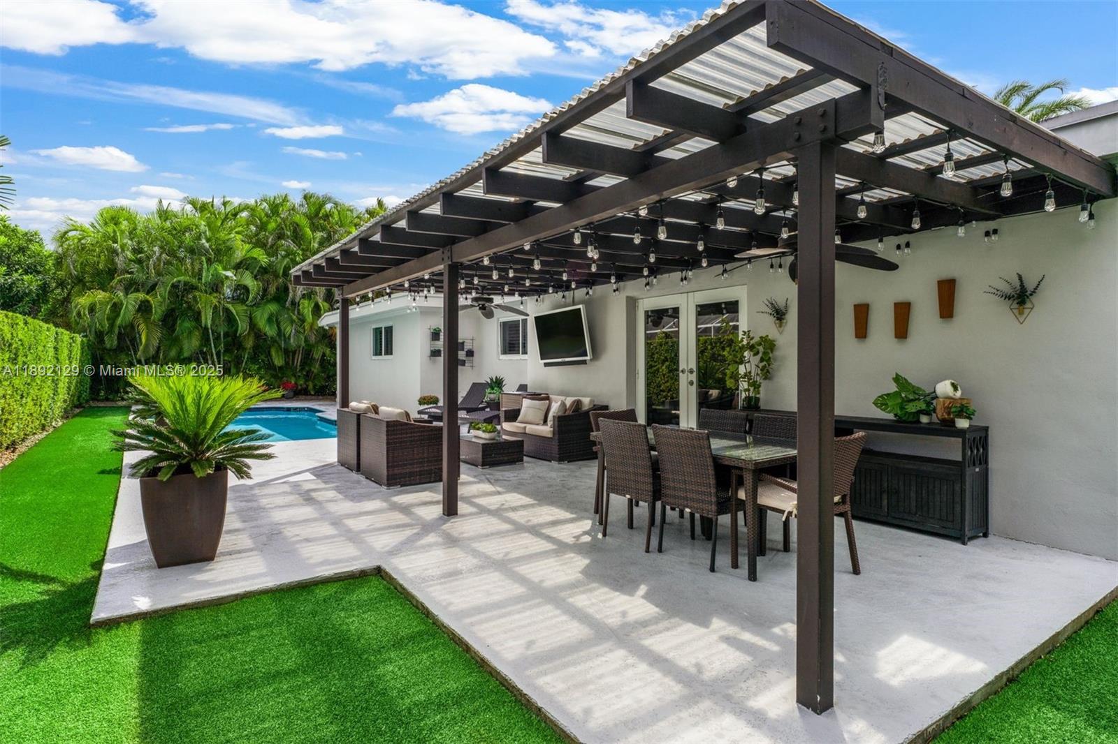 CYPRESS COVE ESTS SEC 2 - Residential
