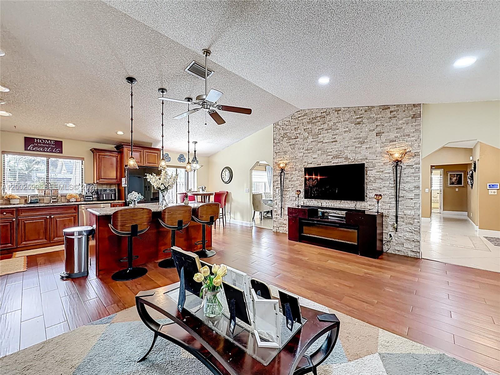 BOULEVARD WOODS WEST SEC - Residential Lease