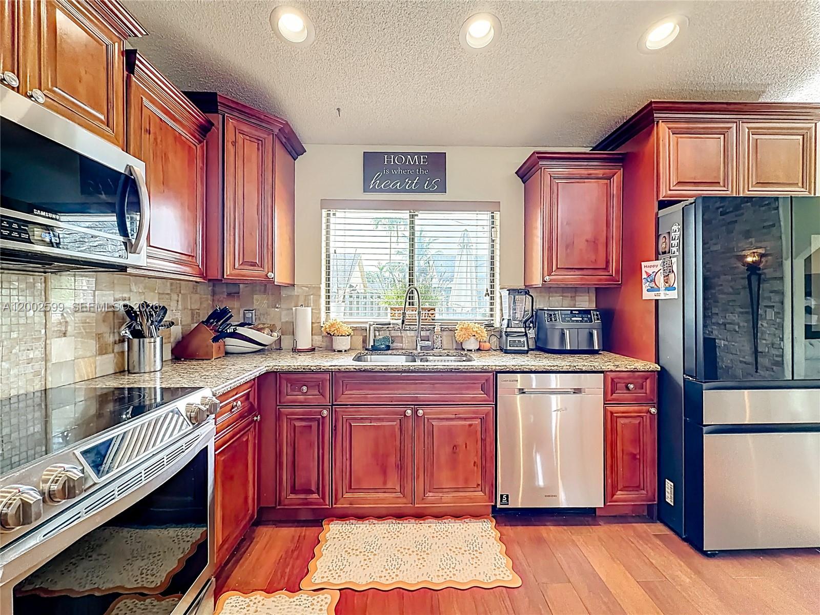 BOULEVARD WOODS WEST SEC - Residential Lease