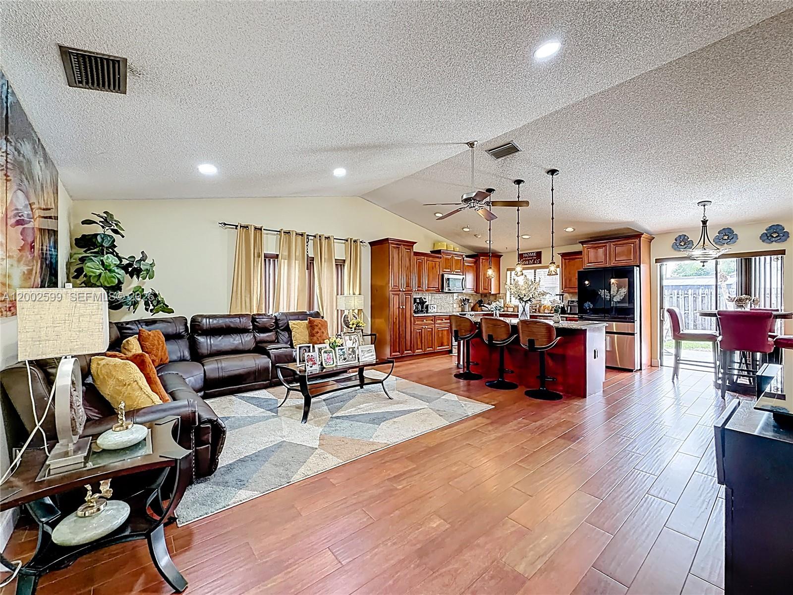 BOULEVARD WOODS WEST SEC - Residential Lease