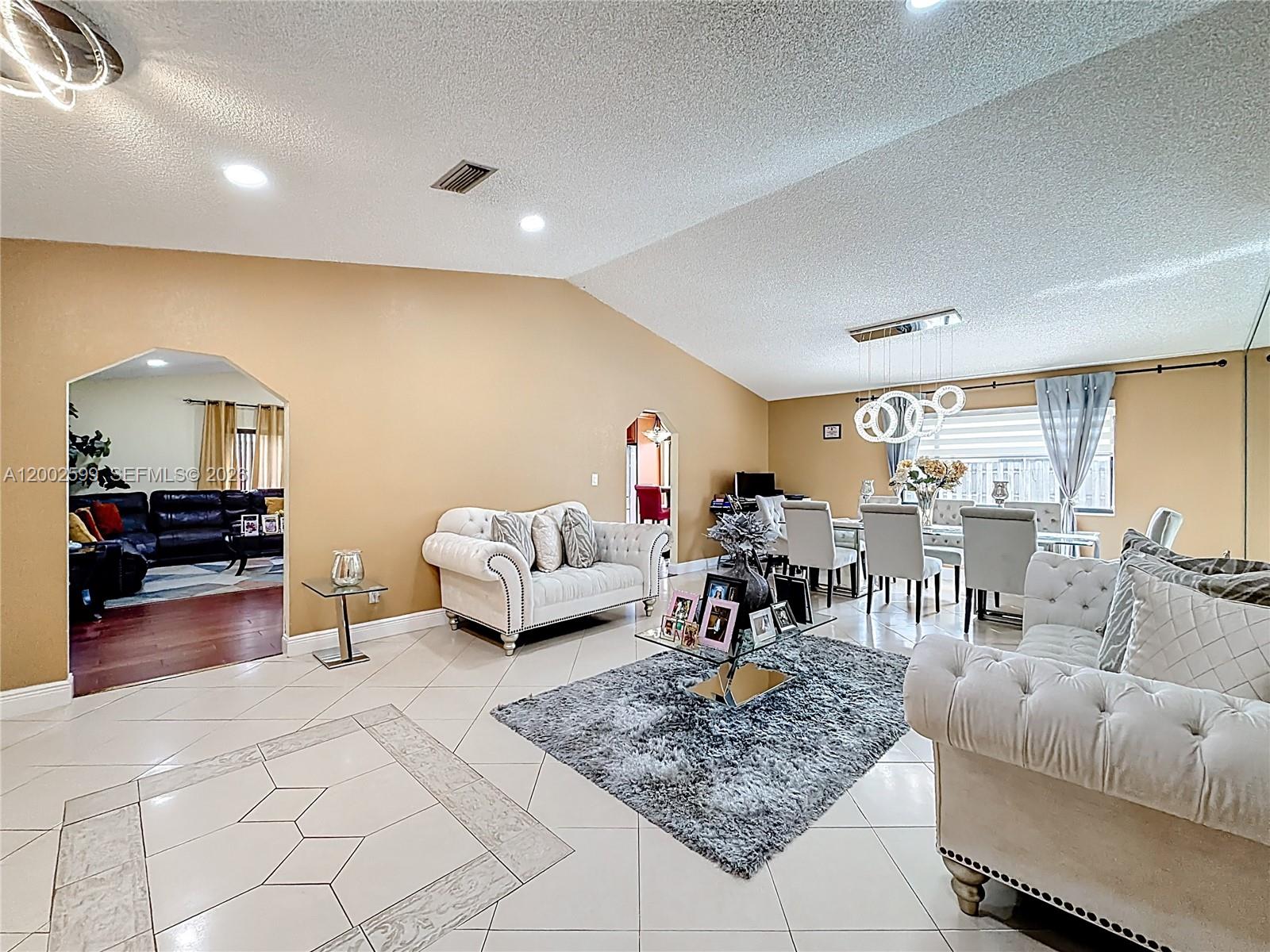 BOULEVARD WOODS WEST SEC - Residential Lease