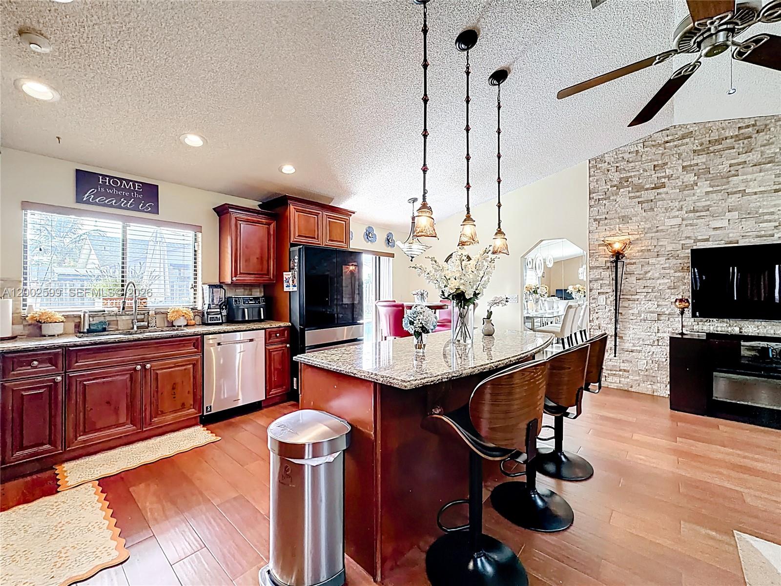 BOULEVARD WOODS WEST SEC - Residential Lease