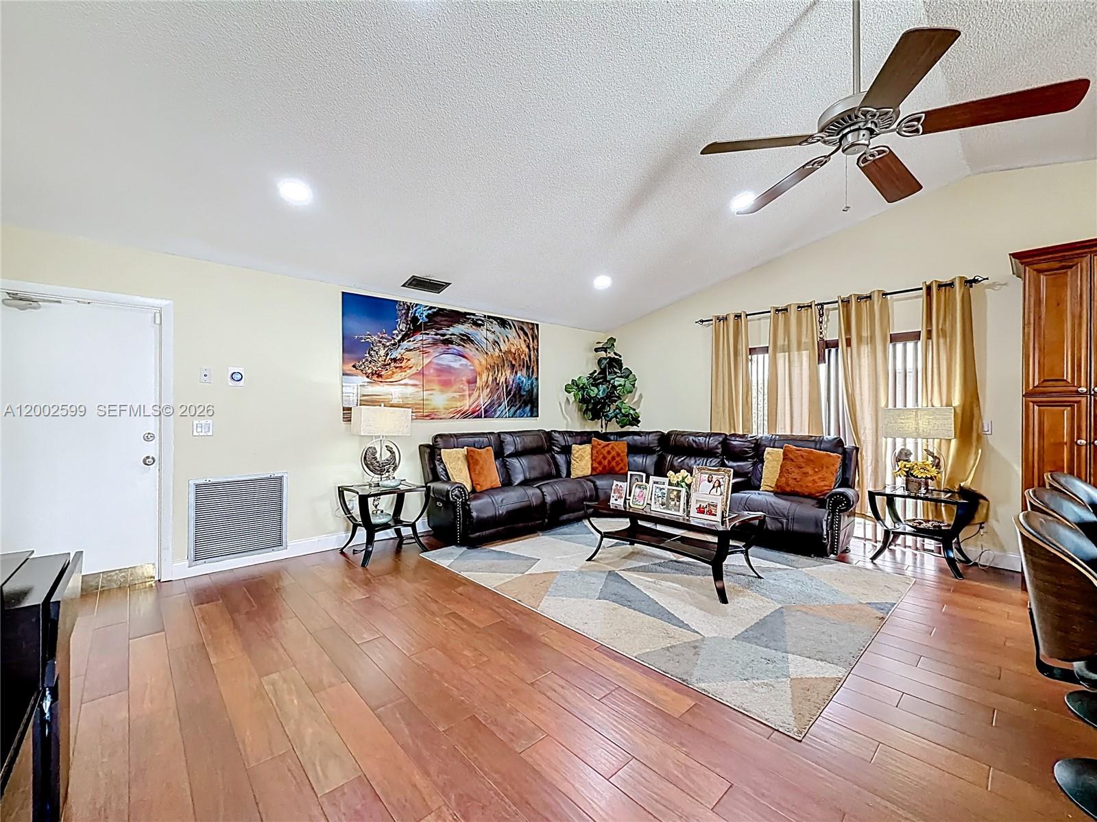 BOULEVARD WOODS WEST SEC - Residential Lease