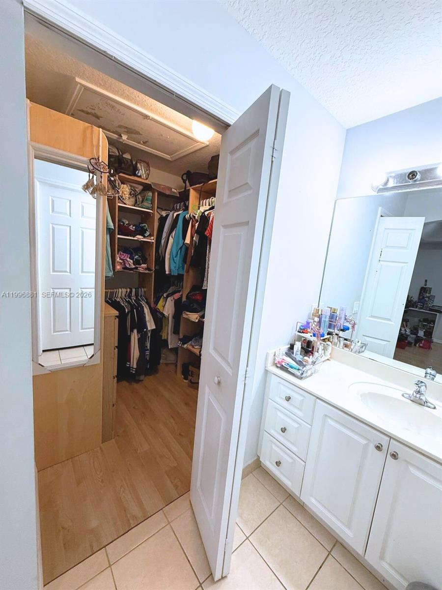 THE COURTS AT BAYSHORE I - Residential