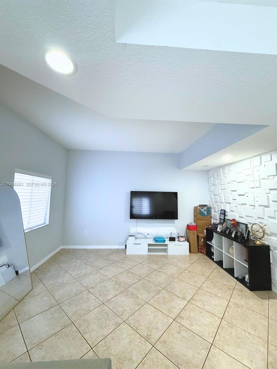 THE COURTS AT BAYSHORE I - Residential