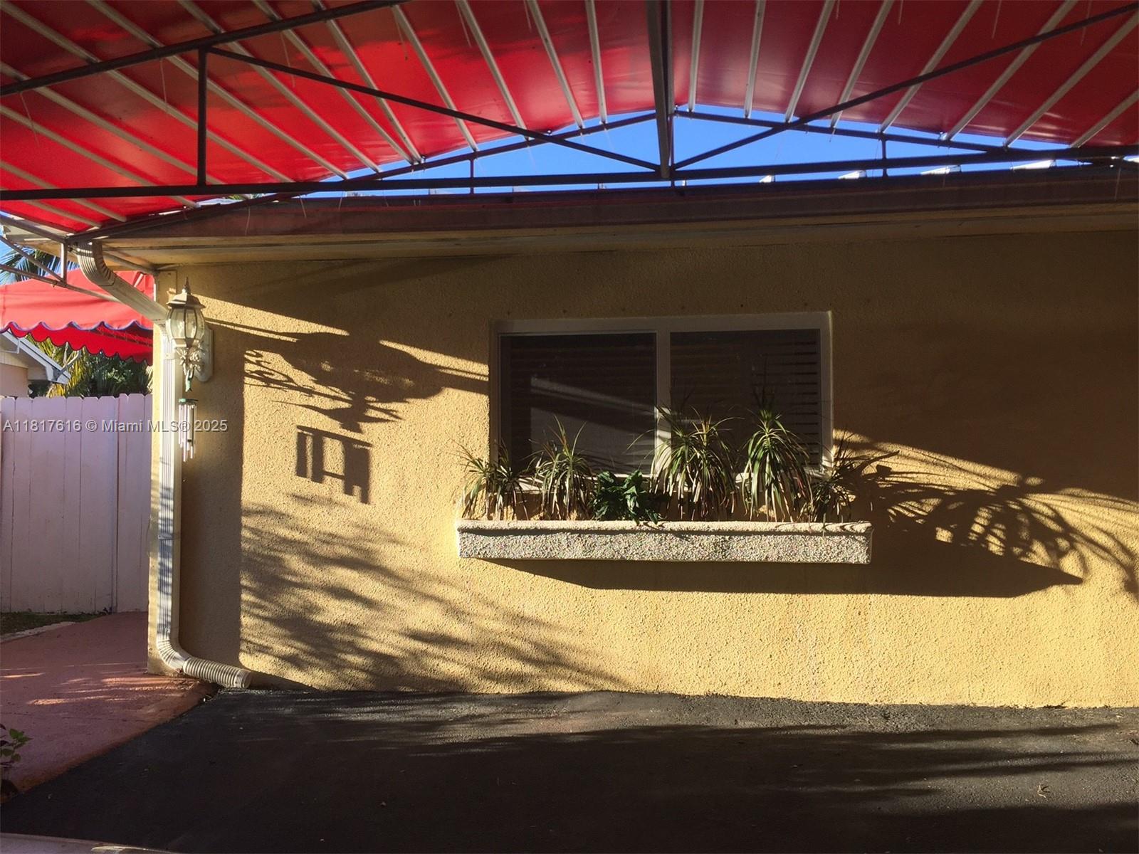 14545 Sw 73rd St, Miami, Broward County, Florida - 1 Bedrooms  
1 Bathrooms - 