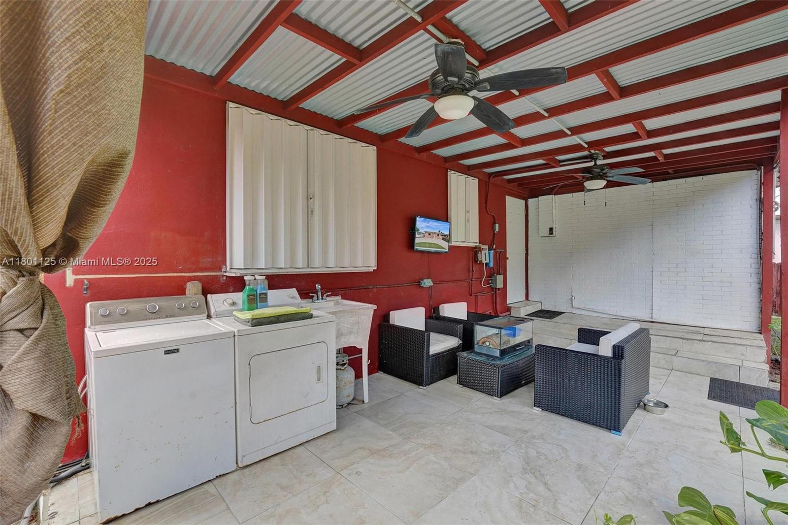 HOLLYWOOD PARK - Residential Income