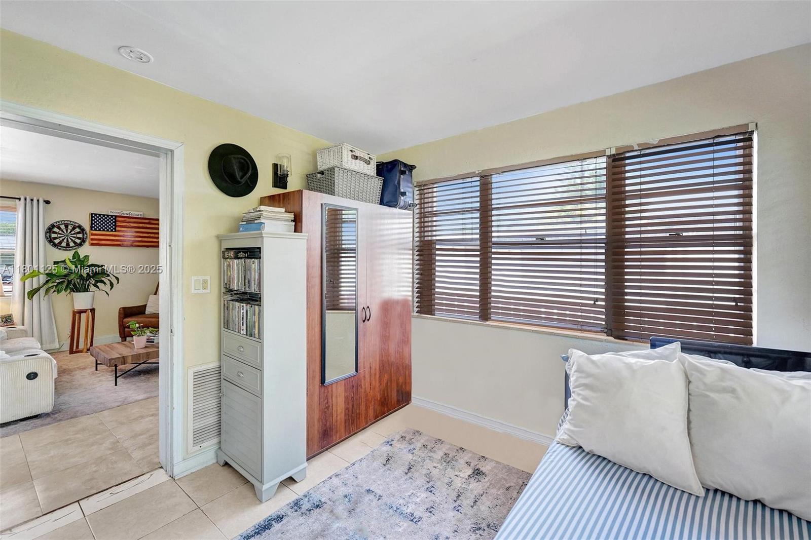 HOLLYWOOD PARK - Residential Income