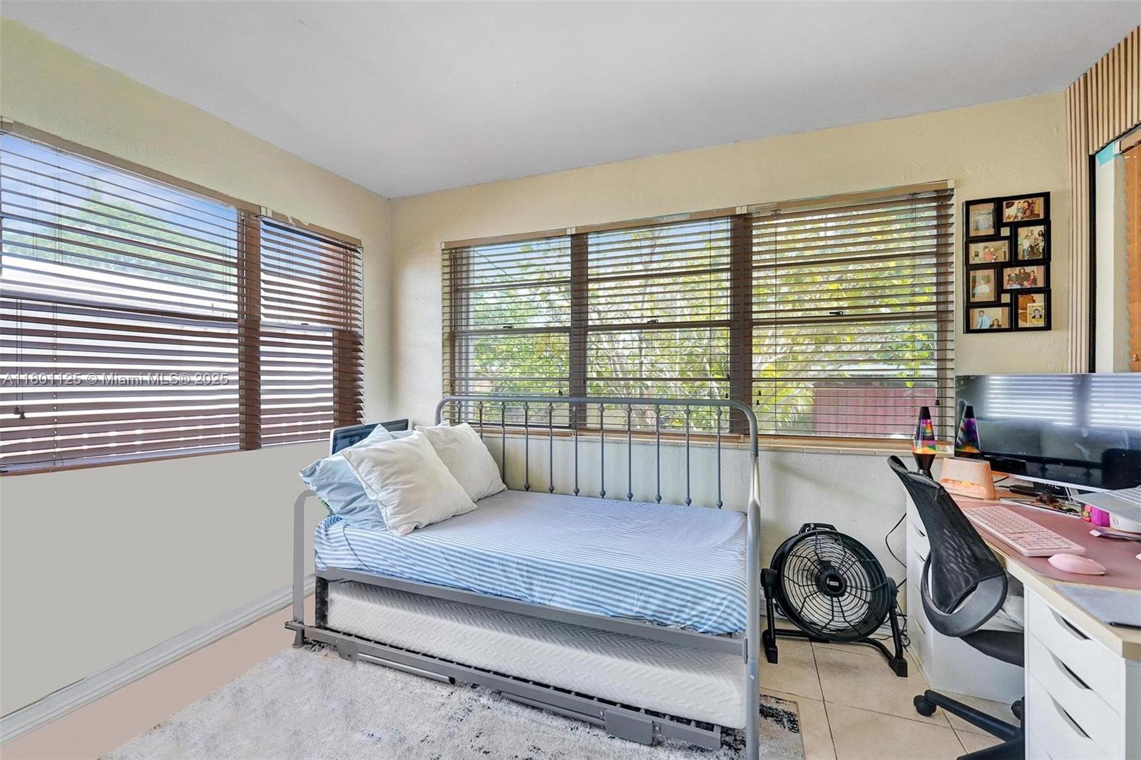 HOLLYWOOD PARK - Residential Income