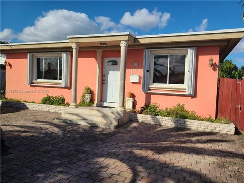 2435 Wilson St Hollywood FL 33020