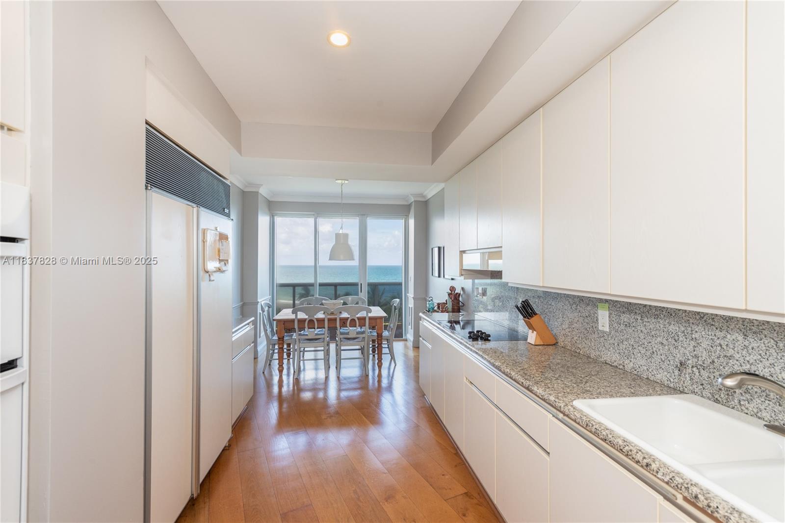 MAJESTIC TOWER - Residential Lease