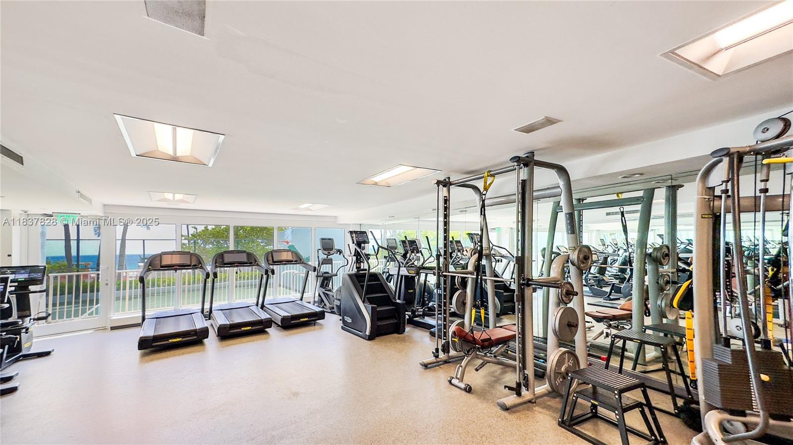 MAJESTIC TOWER - Residential Lease