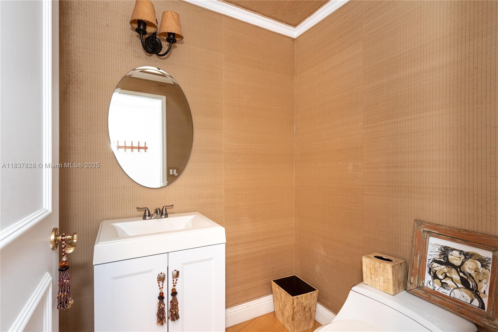 MAJESTIC TOWER - Residential Lease