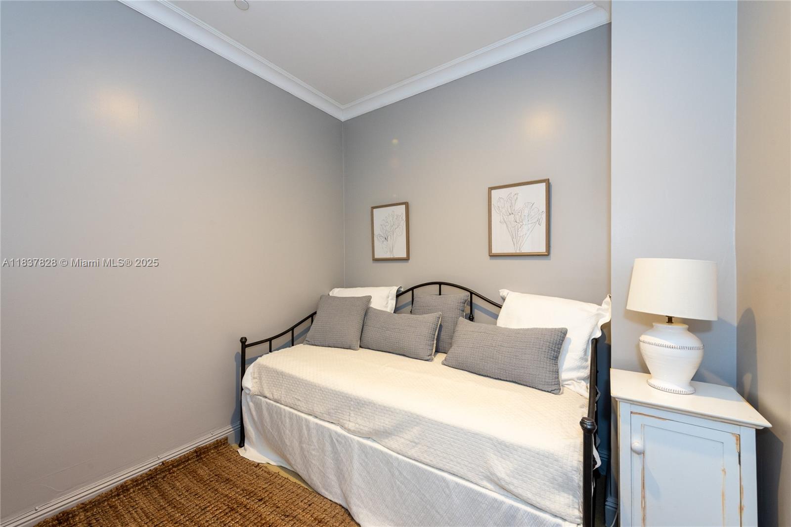 MAJESTIC TOWER - Residential Lease