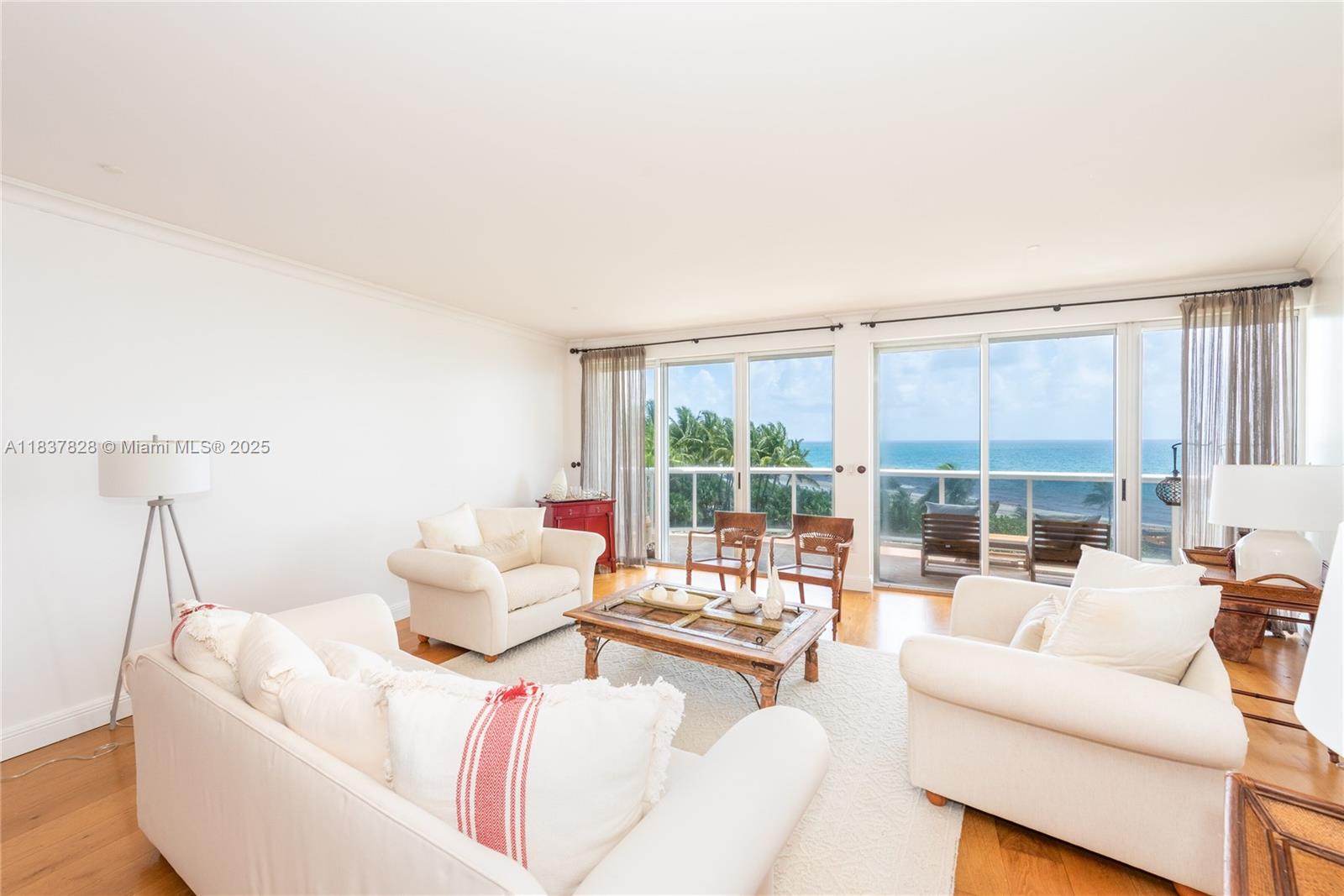 9601 Collins Ave 505