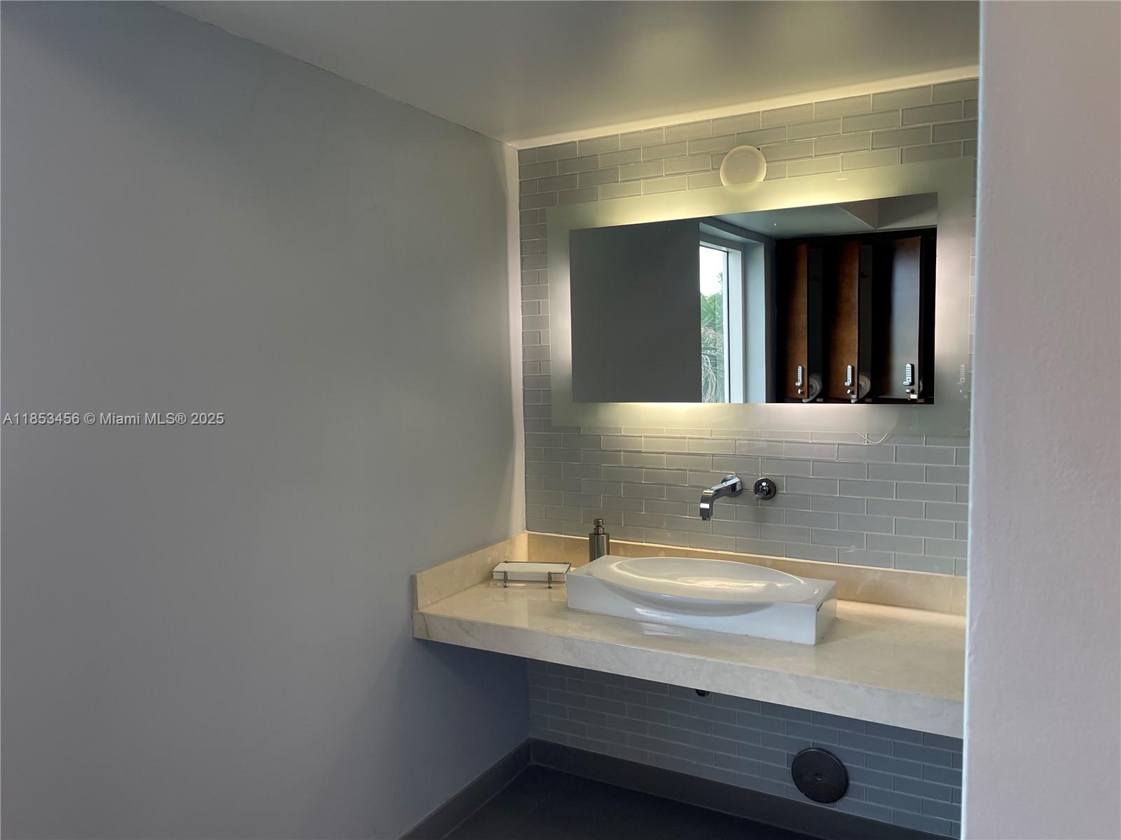 TRUMP TOWERS - Residential Lease