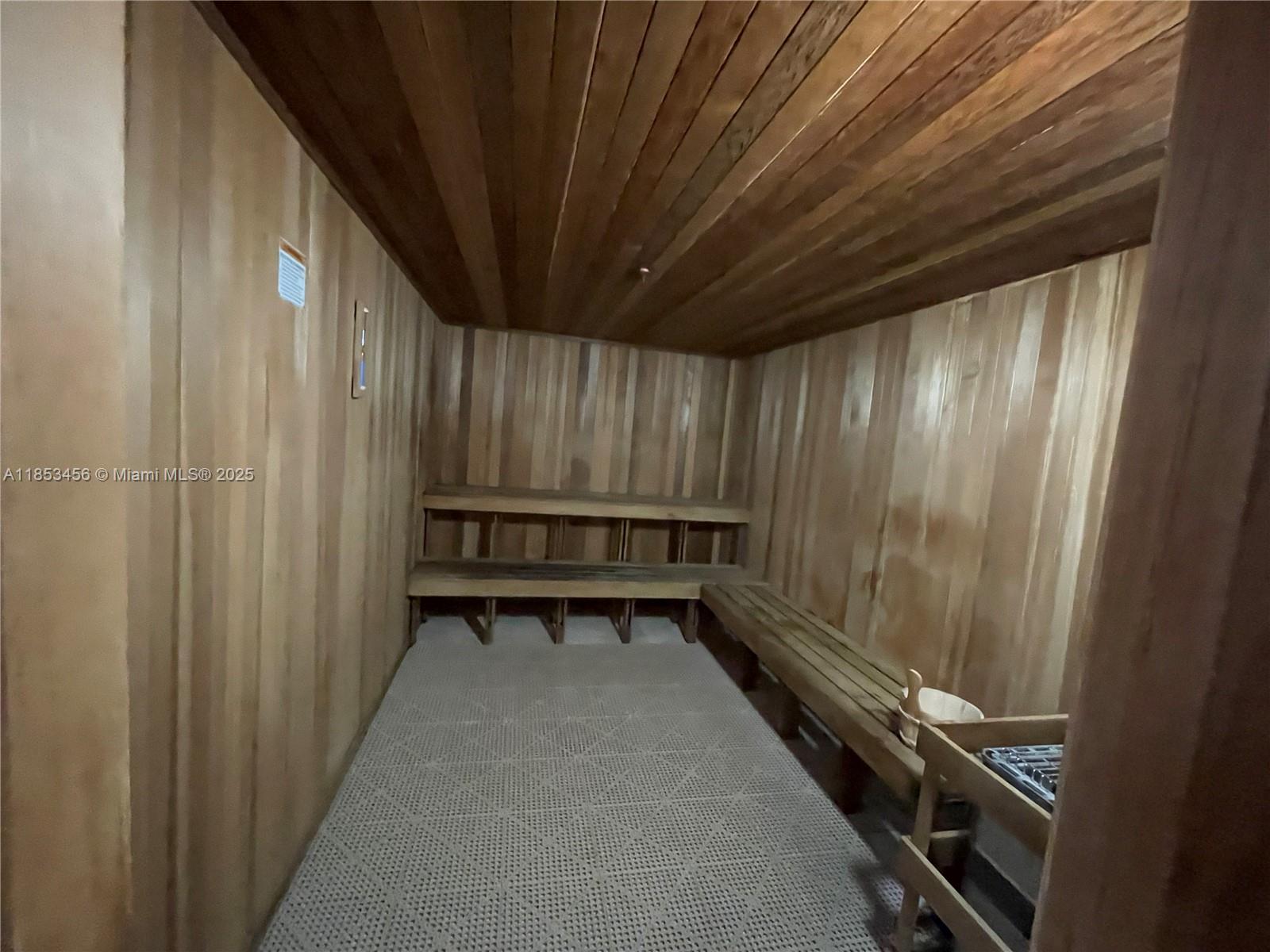 TRUMP TOWERS - Residential Lease