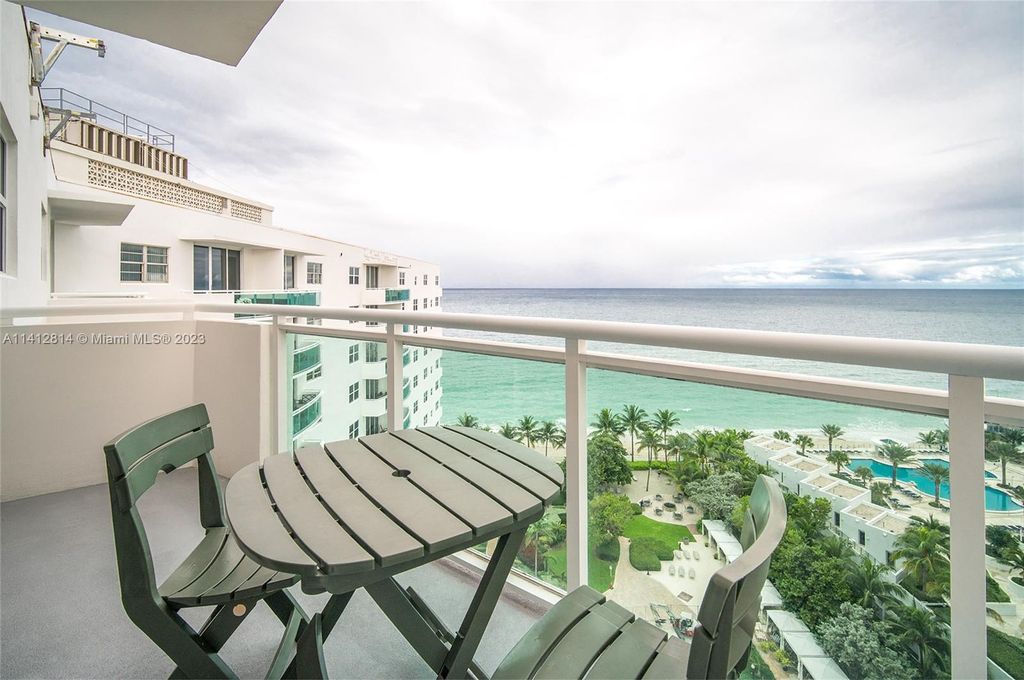 Photo of 3001 S Ocean Dr #1623, Hollywood, FL 33019 (MLS # A11412814)