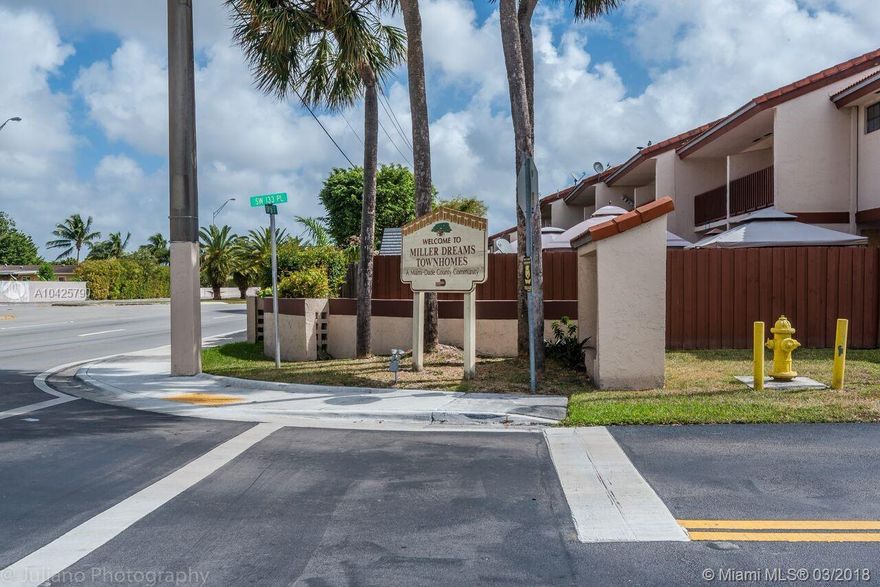 Beautifully remodeled with brand new appliances 2 story Townhome facing a lagoon at 2 bedrooms 2 baths.
Easy to show on supra Property is Vacant