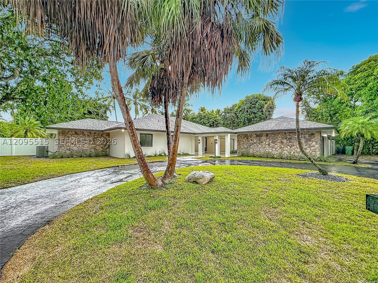 15804 SW 82nd Ct, Palmetto Bay, FL, 33157/$1,849,000 1 15804 SW 82nd Ct
