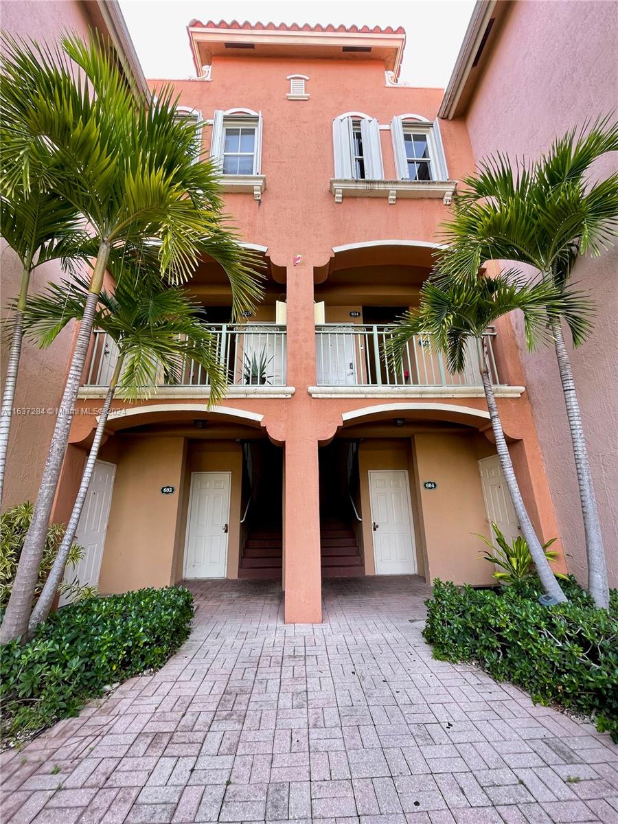 THE COURTS AT DORAL ISLES - Residential Lease