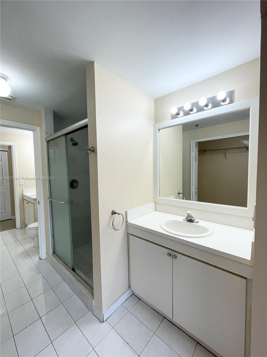 THE COURTS AT DORAL ISLES - Residential Lease