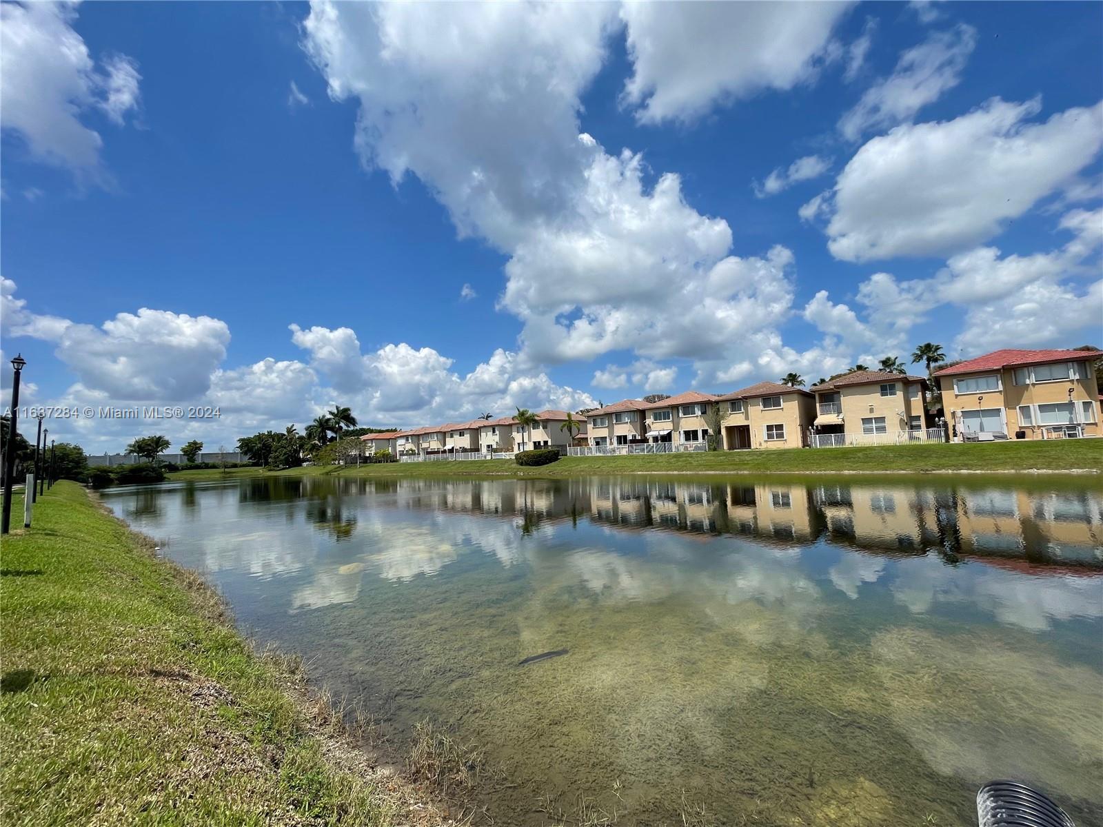 THE COURTS AT DORAL ISLES - Residential Lease