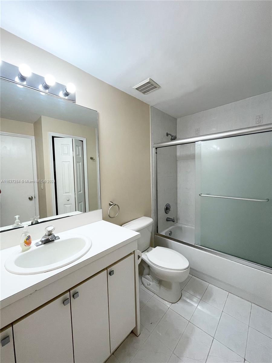 THE COURTS AT DORAL ISLES - Residential Lease