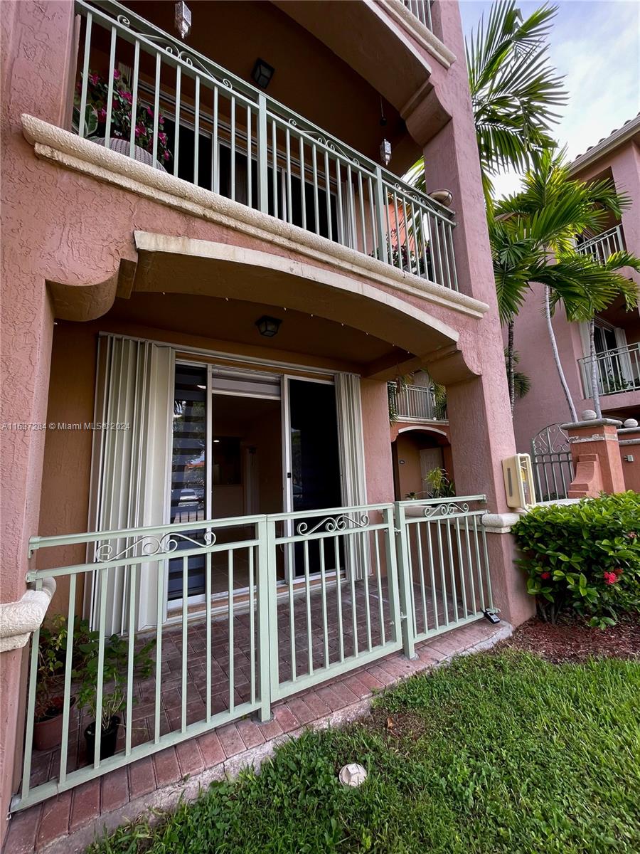 THE COURTS AT DORAL ISLES - Residential Lease