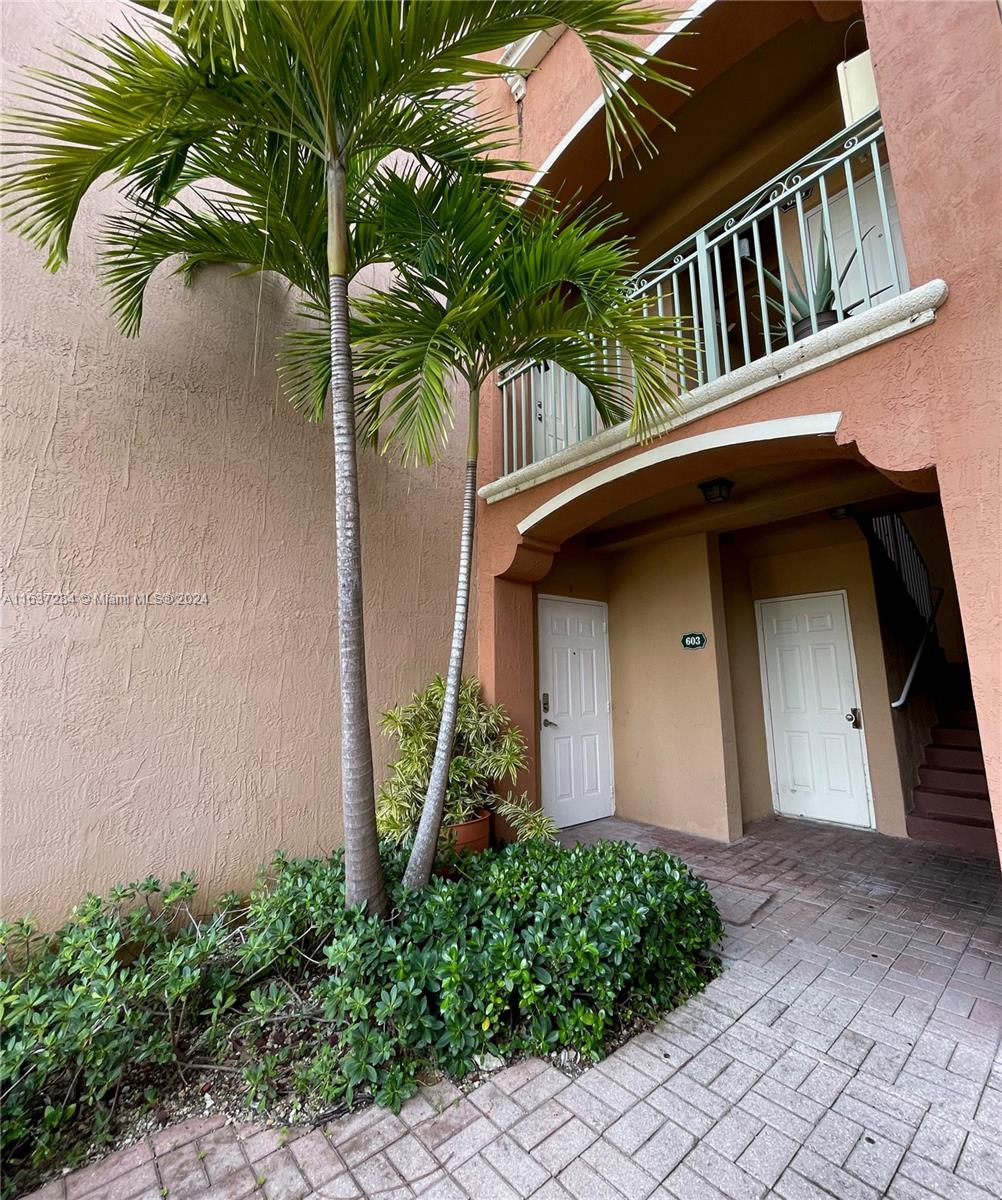 THE COURTS AT DORAL ISLES - Residential Lease