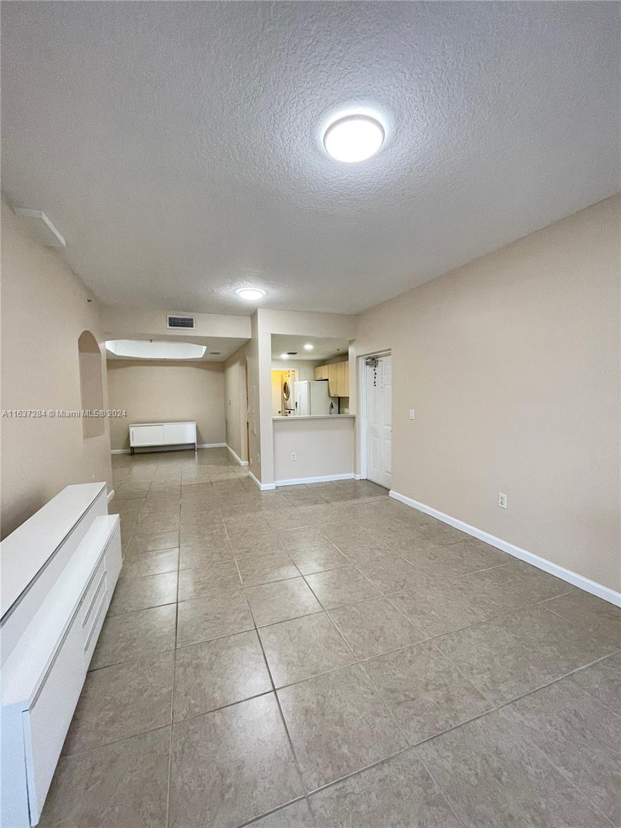 THE COURTS AT DORAL ISLES - Residential Lease