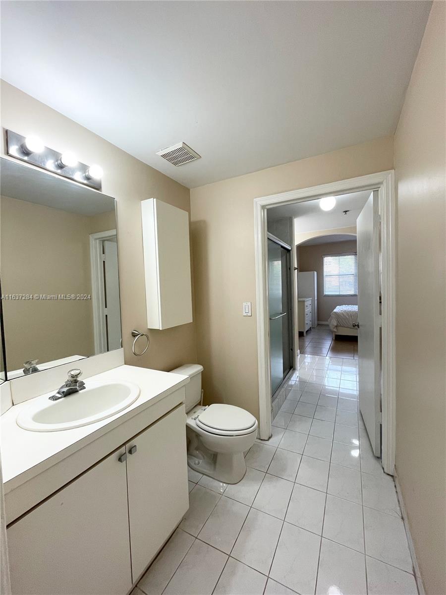 THE COURTS AT DORAL ISLES - Residential Lease