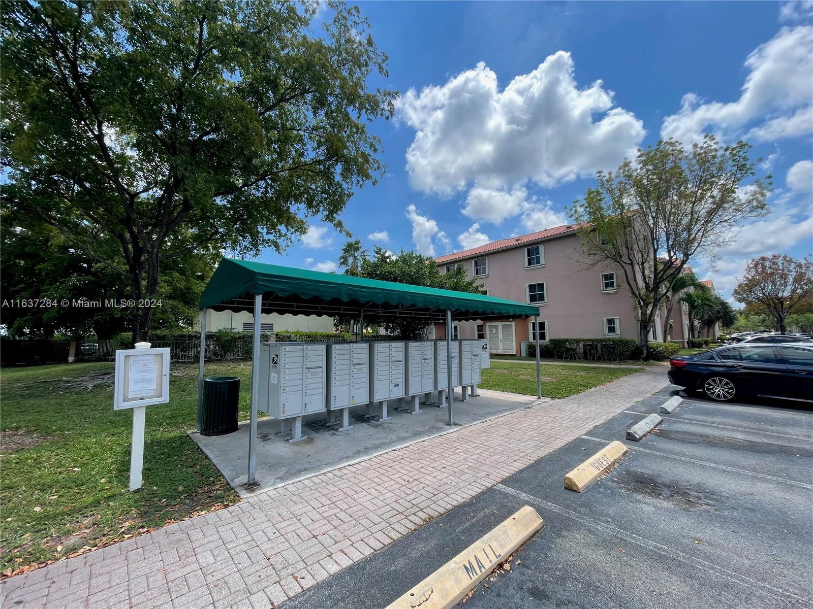 THE COURTS AT DORAL ISLES - Residential Lease