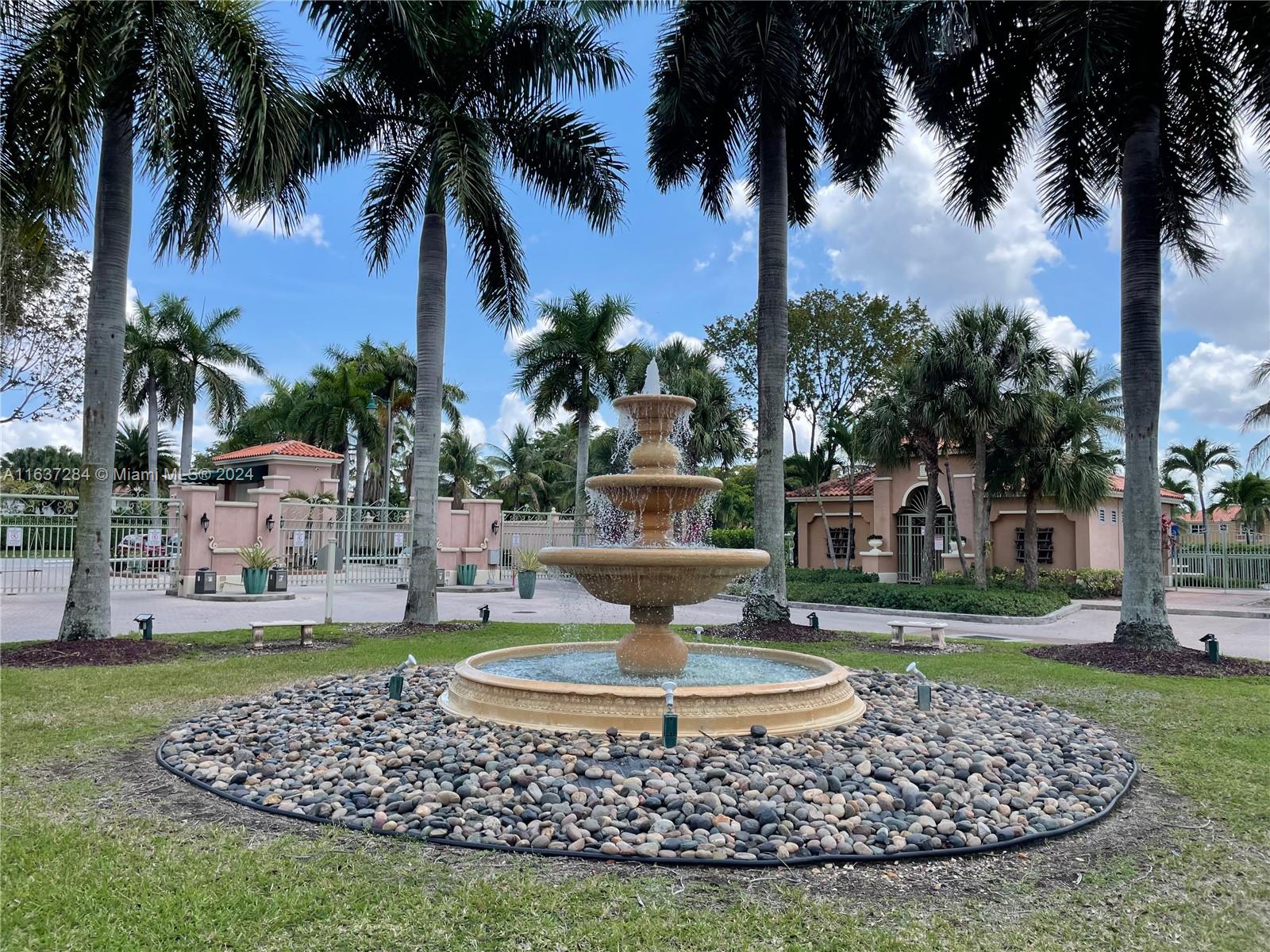 THE COURTS AT DORAL ISLES - Residential Lease