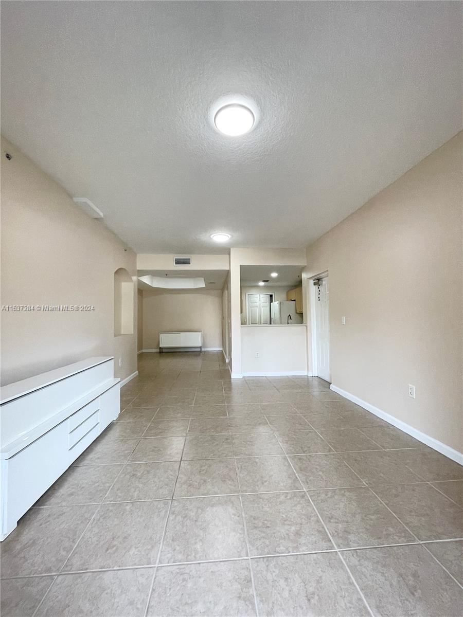 THE COURTS AT DORAL ISLES - Residential Lease