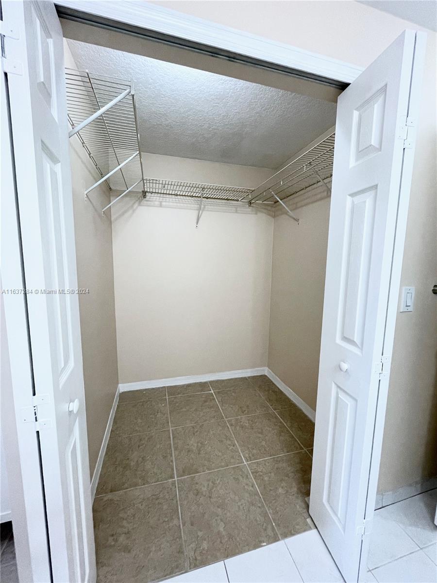 THE COURTS AT DORAL ISLES - Residential Lease