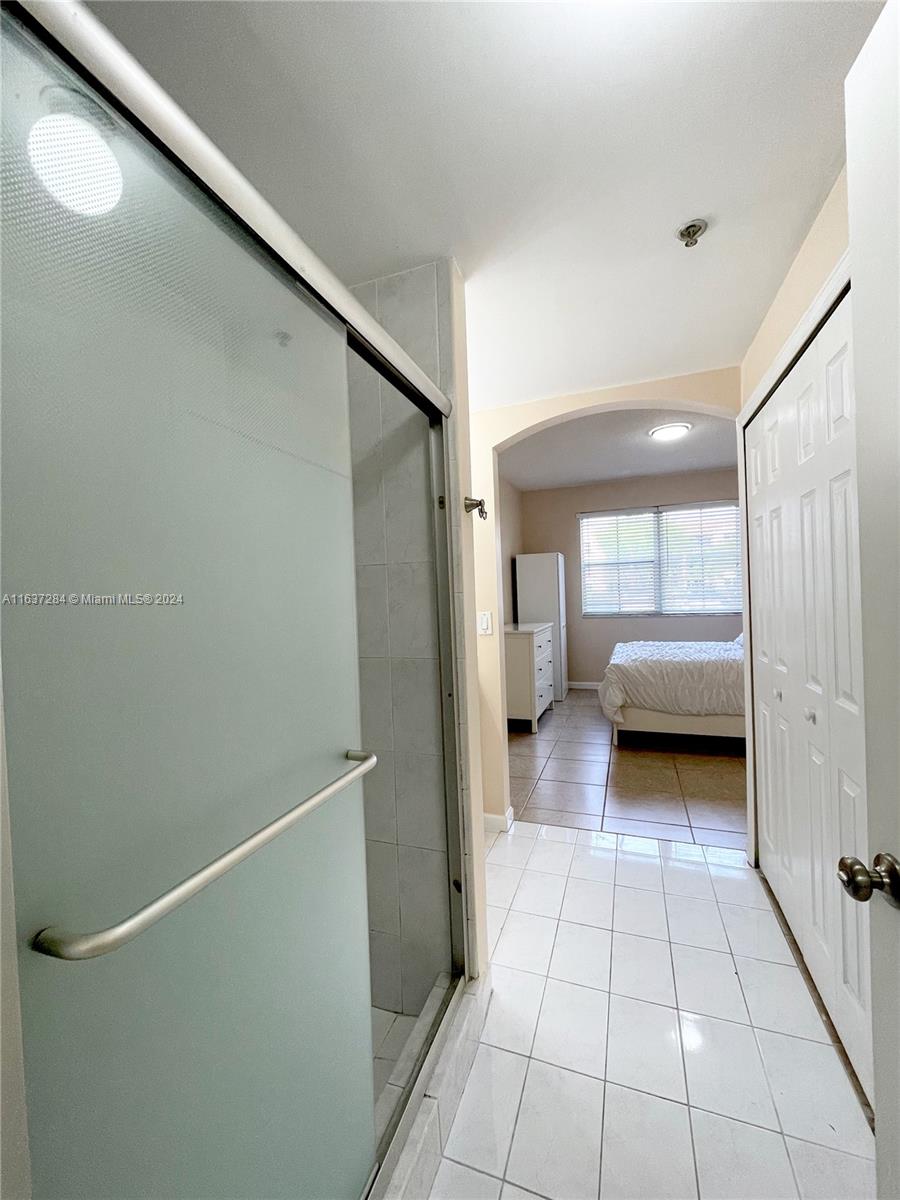 THE COURTS AT DORAL ISLES - Residential Lease